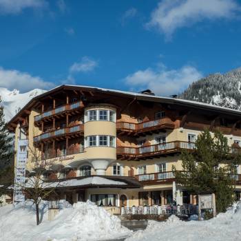 Hotel Lumberger Hof Aussenansicht