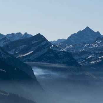 Berge im Nebel